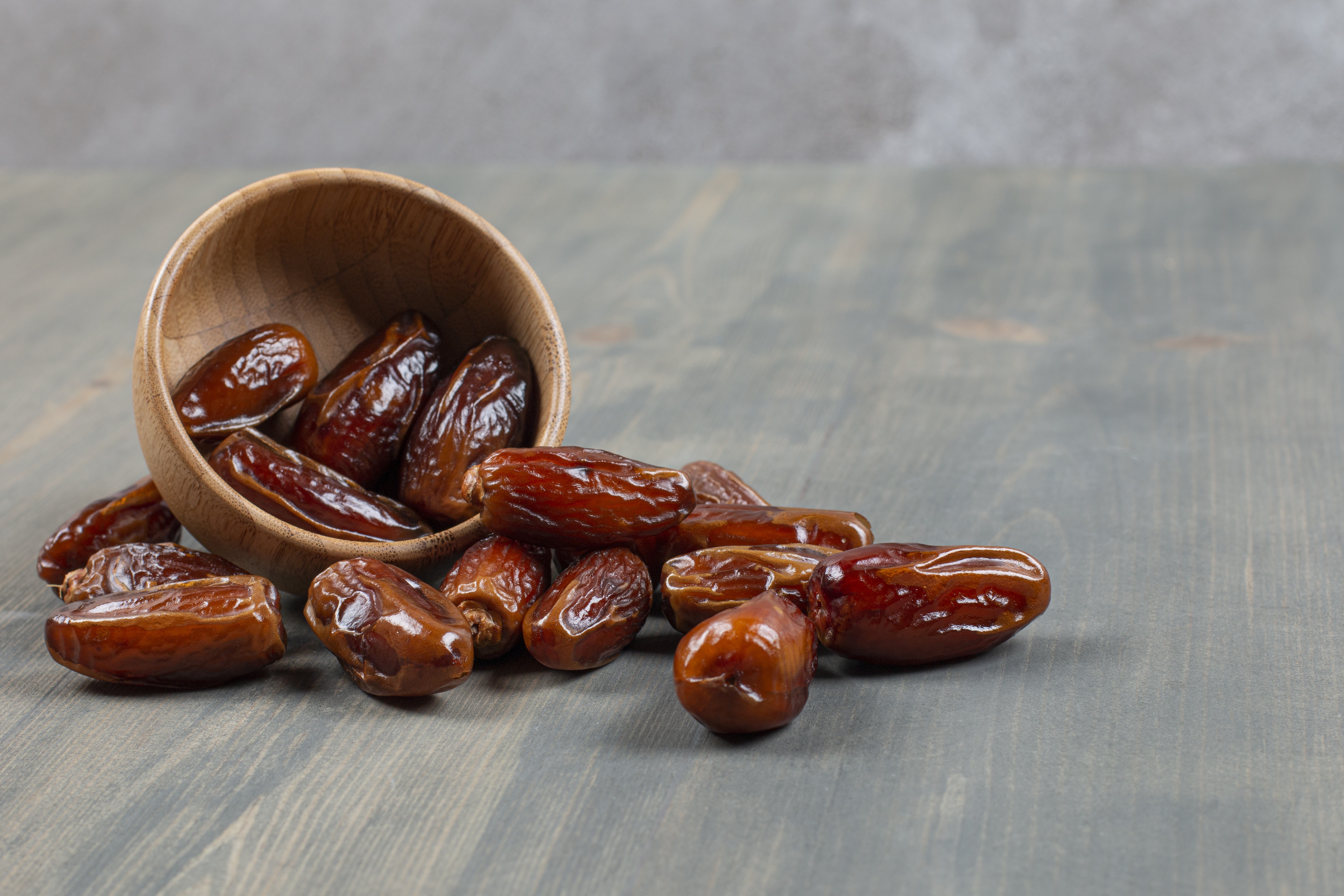 kurma untuk ibu hamil, manfaat kurma selama hamil, kurma saat kehamilan, manfaat kurma untuk janin, nutrisi kehamilan alami, Bunda, si Kecil
